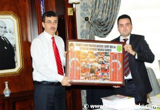 Harp Malulü Gaziler, Şehit Dul ve Yetimleri Derneği Manisa Şubesi yönetimi Vali Güvenç' i ziyaret etti